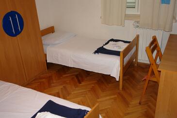 Apartments with parking space Supetar, Brač - 13180