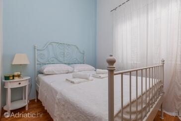 Apartments by the sea Podaca, Makarska - 13189