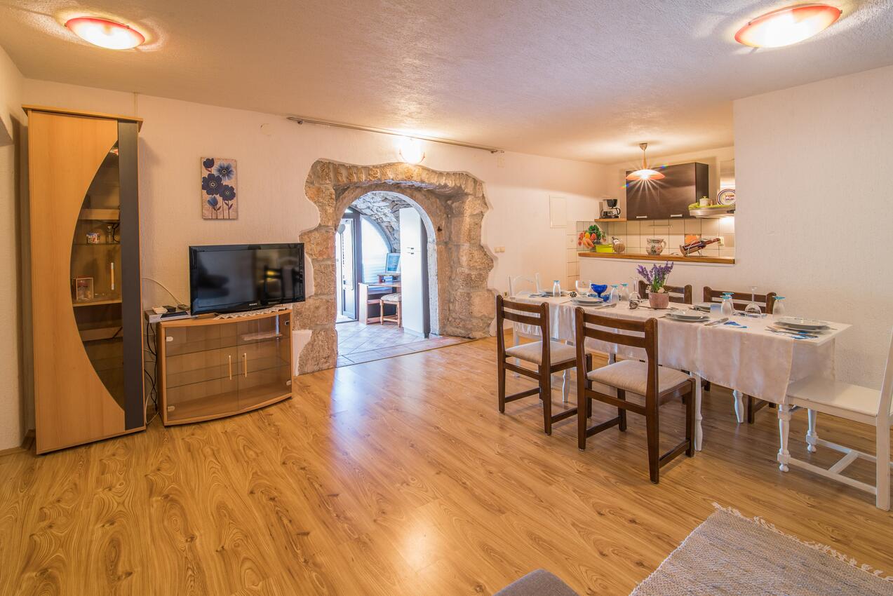 Apartmani s parkingom Malinska, Krk - 13219