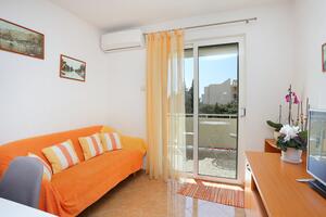 2-Zimmer-Ferienwohnung Makarska (A-13222-a)