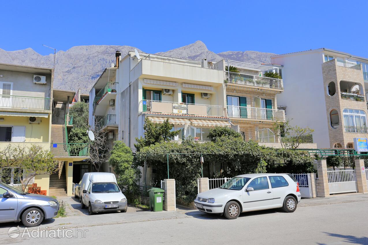 Apartments by the sea Makarska - 13222