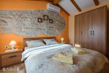 Ferienwohnungen mit Parkplatz Tar, Porec - 13245