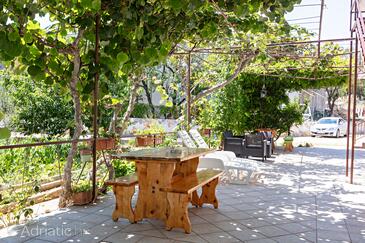 Apartments with parking space Pirovac, Šibenik - 13263