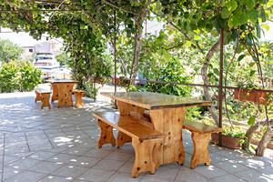 Apartmanok parkolóhellyel Pirovac, Sibenik - 13263