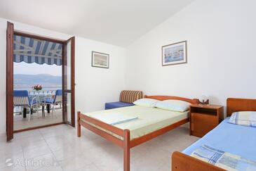 Apartments by the sea Slatine, Čiovo - 13298