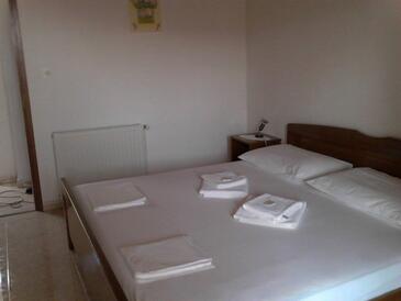 Apartmanok parkolóhellyel Rukavac, Vis - 13337