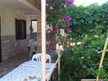 Apartmanok parkolóhellyel Rukavac, Vis - 13337