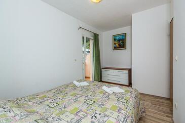 Seaside secluded apartments Cove Medvidina, Hvar - 13376