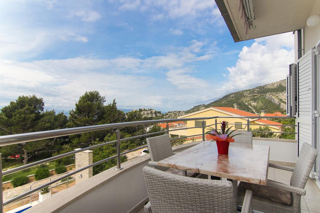 Family-friendly apartments with swimming pool Makarska - 13379