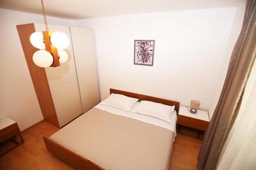 Apartamente lângă mare Bol, Brac - 13413