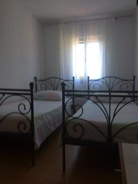 Apartments by the sea Bol, Brač - 13413