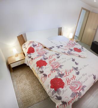 Ferienwohnungen für Familien mit Kindern Maslinica, Solta - 13423