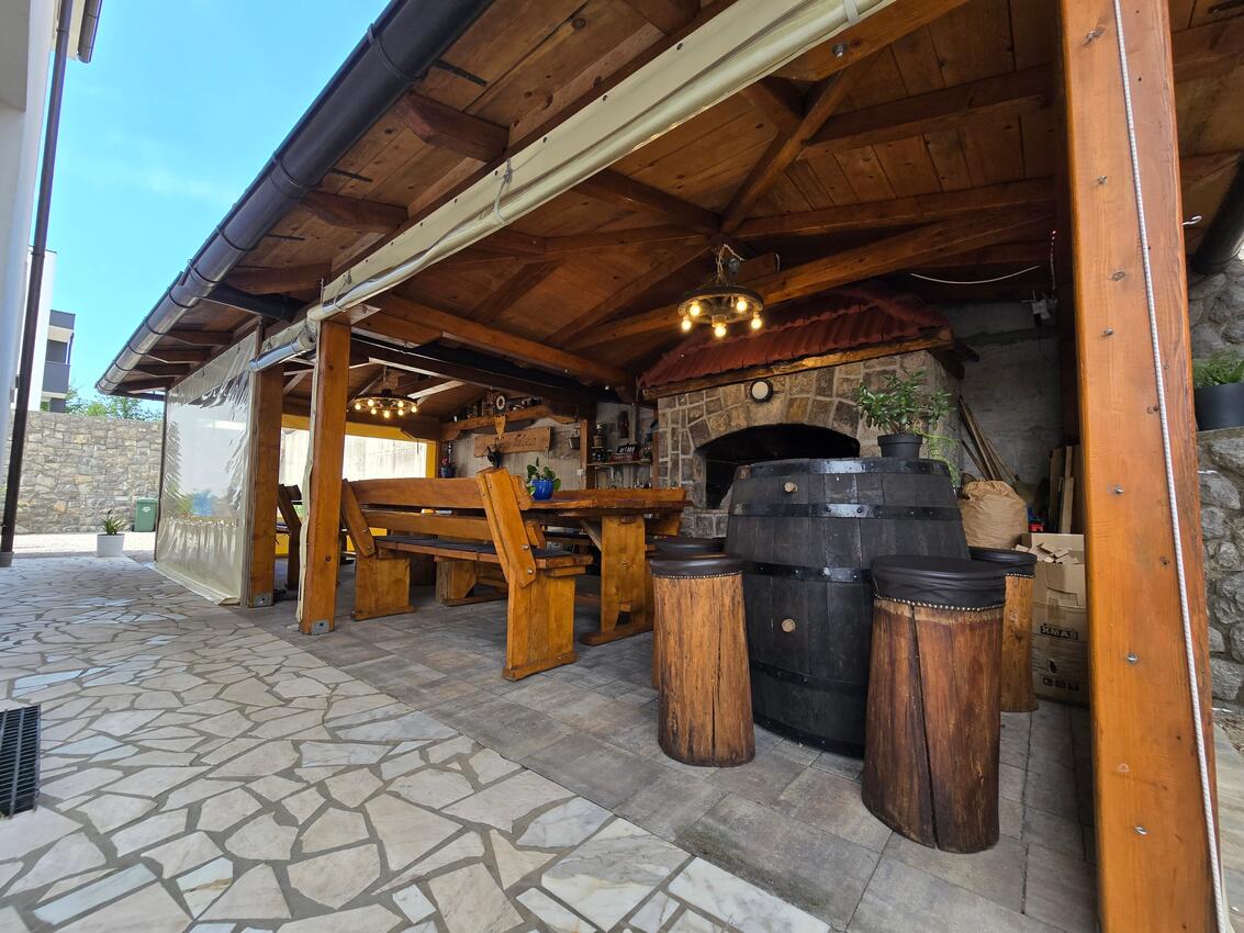 Courtyard - Apartments with a parking space Kastav, Opatija