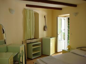 Casa con parcheggio per famiglia Neresi - Nerežišća, Brazza - Brač - 13531