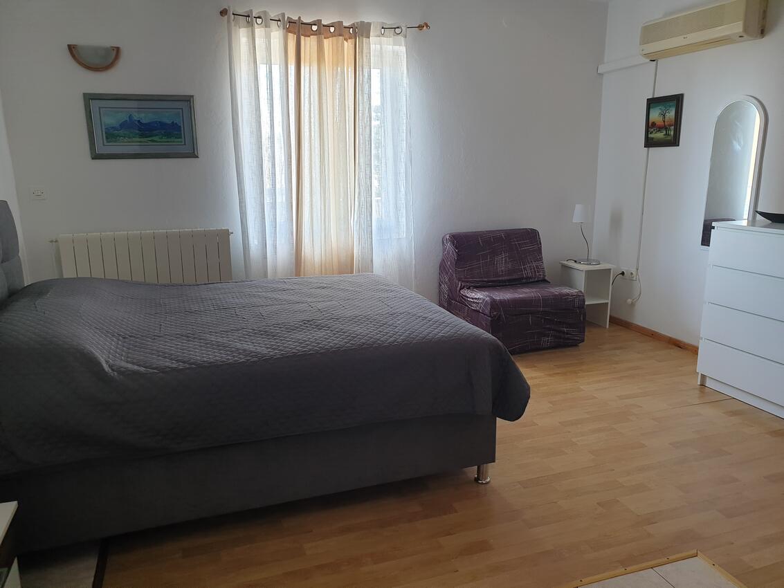 Appartamenti e camere con parcheggio Veglia - Krk - 13553