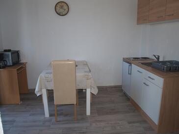 Apartments and rooms with parking space Krk - 13553