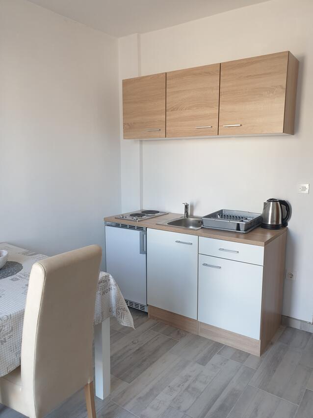 Appartamenti e camere con parcheggio Veglia - Krk - 13553