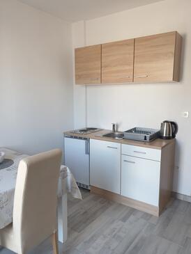 Apartments and rooms with parking space Krk - 13553