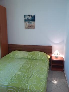 Family-friendly apartments with swimming pool Vir - Lozice, Vir - 13569