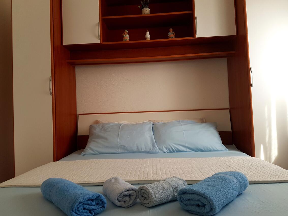 Apartments with parking space Nin, Zadar - 13571