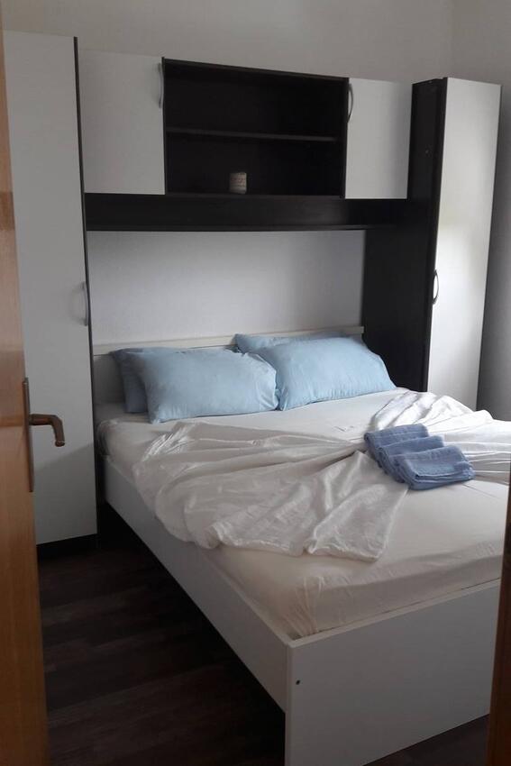 Apartments with parking space Nin, Zadar - 13571