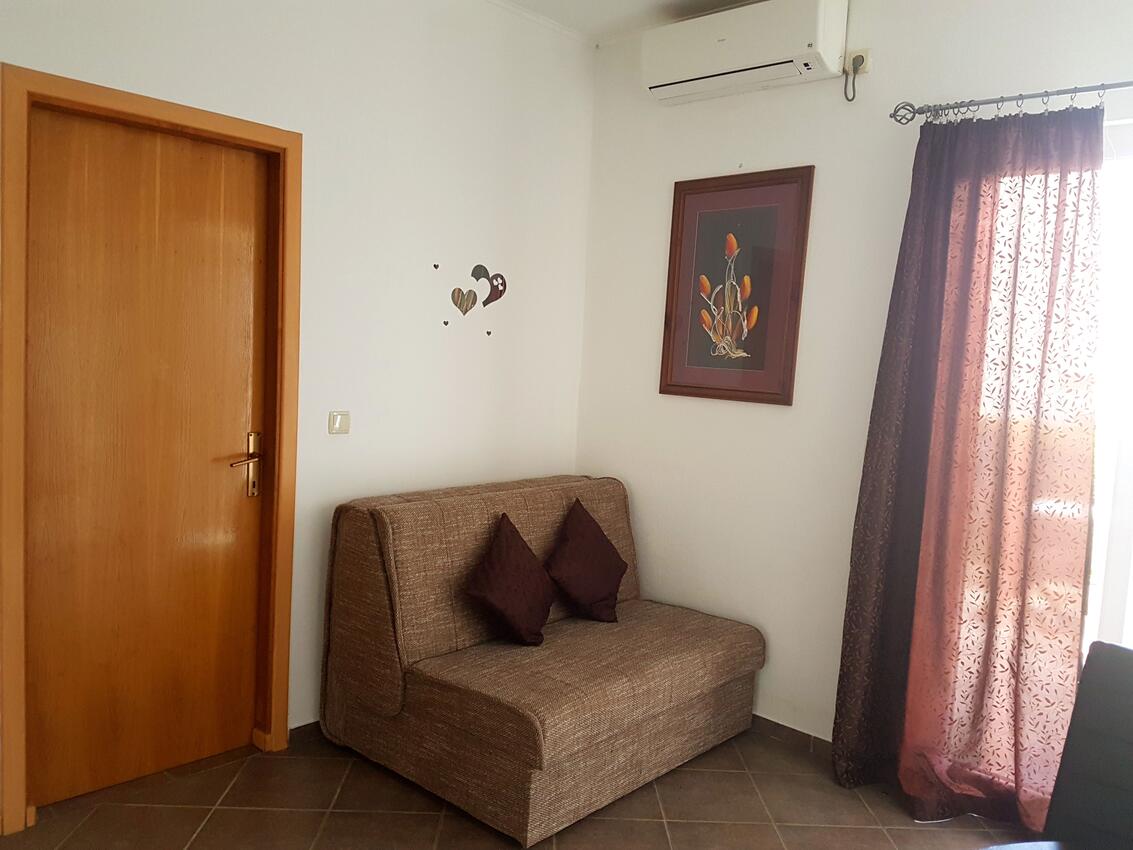 Apartments with parking space Nin, Zadar - 13571