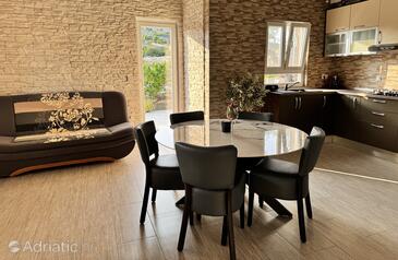 Family friendly house with a swimming pool Cove Triluke (Pašman) - 13577
