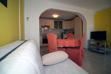 Apartments Tisno, North Dalmatia