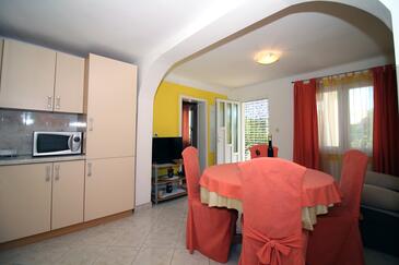 Apartments Tisno, North Dalmatia