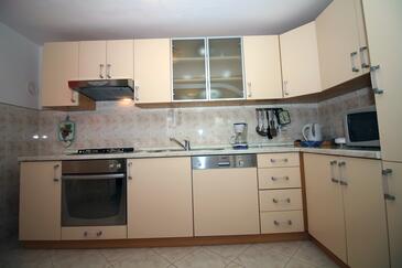 Apartments Tisno, North Dalmatia