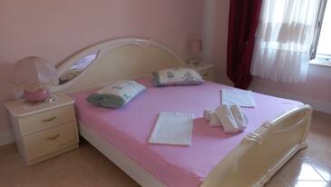 Apartments Tisno, North Dalmatia