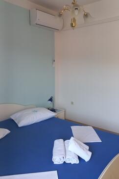 Apartments Tisno, North Dalmatia