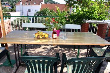 Apartments Tisno, North Dalmatia