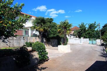 Apartments Tisno, North Dalmatia