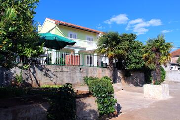 Apartments Tisno, North Dalmatia