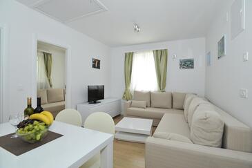 Appartements avec piscine pour les familles avec enfants Privlaka, Zadar - 13590