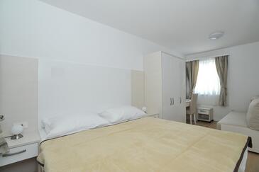 Apartamentos con piscina adecuados para familias con niños Privlaka, Zadar - 13590