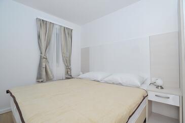 Appartements avec piscine pour les familles avec enfants Privlaka, Zadar - 13590