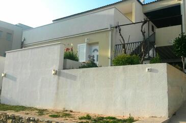 Apartments with terrace Tučepi, Central Dalmatia