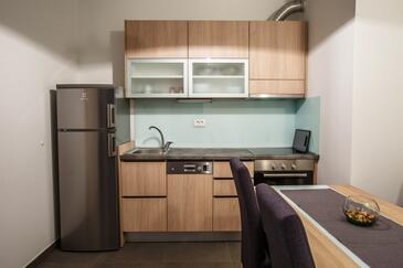 Апартаменти біля моря Медічі - Medići, Оміш - Omiš - 13634