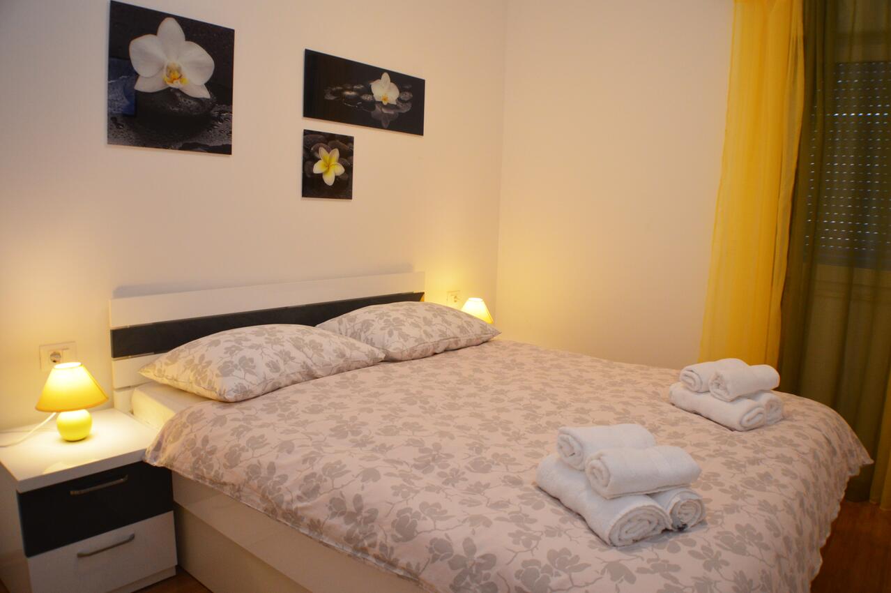 Apartments with swimming pools Seget Donji, Trogir - 13656