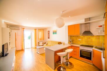 Ferienwohnungen am Meer Bol, Brac - 13665