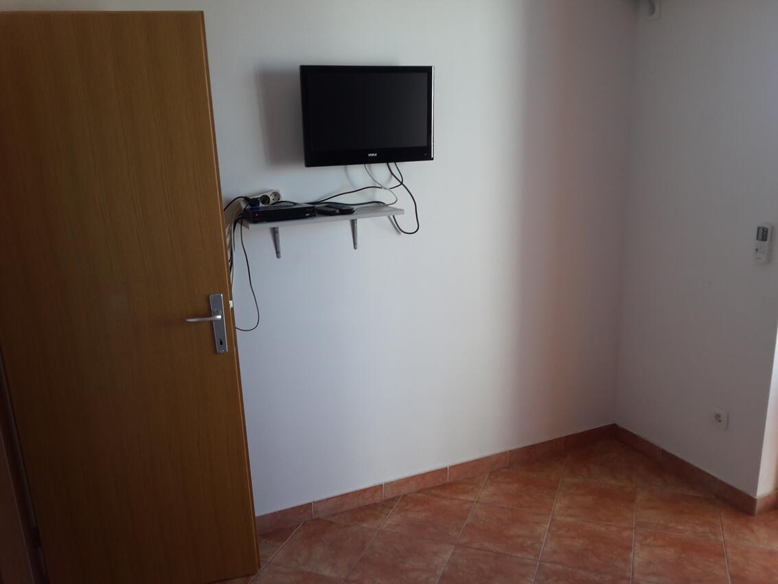 A-13681-a - Private accommodation - Apartments by the sea Gradac, Makarska
