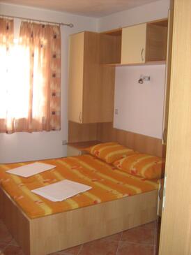 Apartments by the sea Gradac, Makarska - 13681