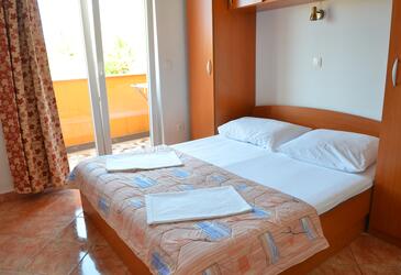 Apartments by the sea Gradac, Makarska - 13681
