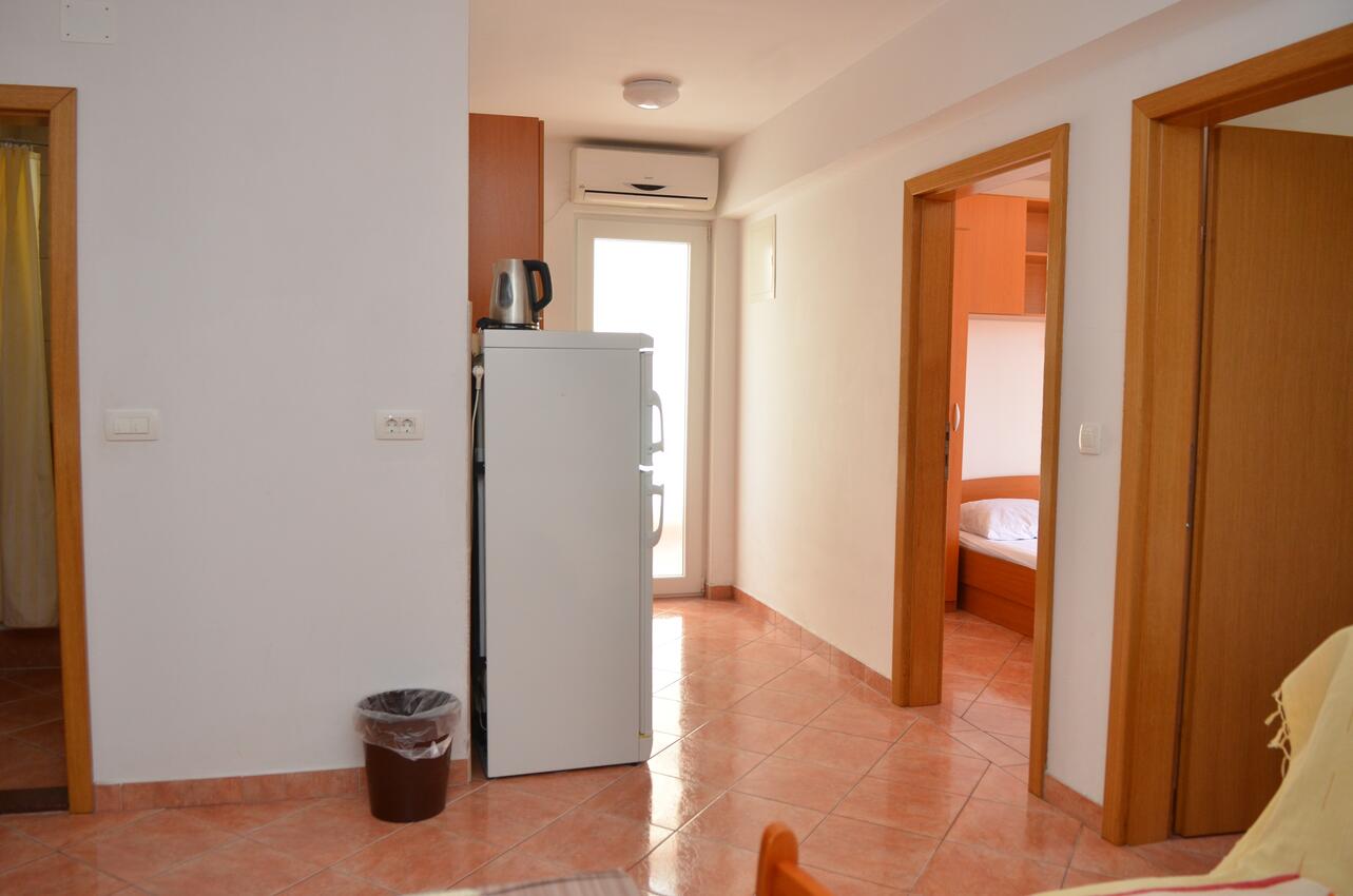 A-13681-f - Private accommodation - Apartments by the sea Gradac, Makarska
