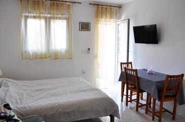 Apartments with parking space Vir - 13686