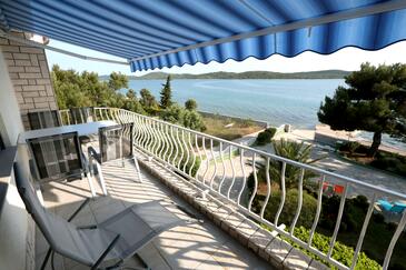 Familienferienwohnungen am Meer Pirovac, Sibenik - 13692