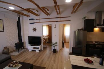 Family friendly house with a swimming pool Zadvarje, Makarska - 13703