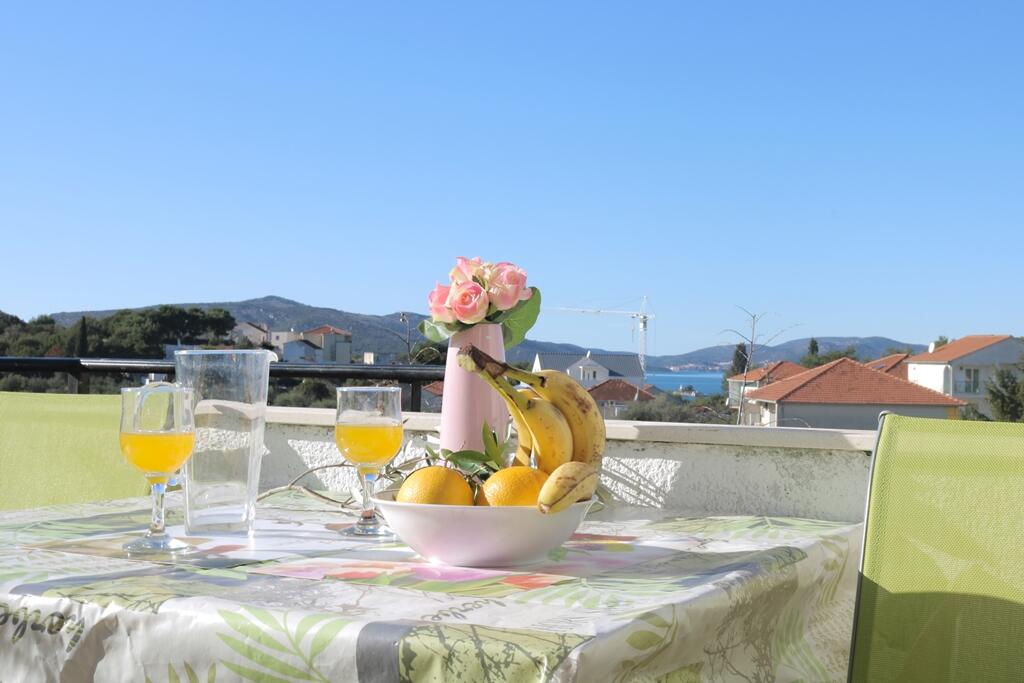 Apartments with parking space Okrug Donji, Čiovo - 13732